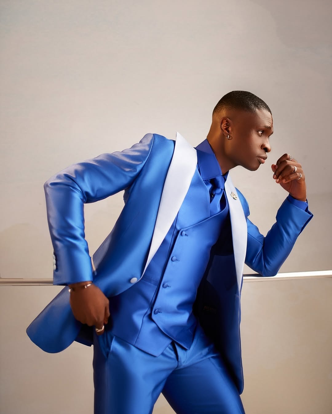 Satin Men Suit Set 3 Pcs Blaze - đánh giá và giá Men Formal Wear Modern